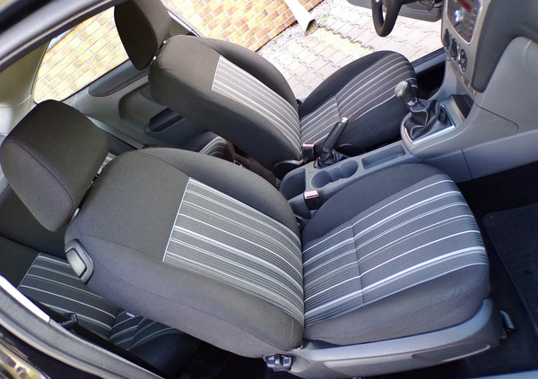 Ford Focus cena 13400 przebieg: 181000, rok produkcji 2010 z Gostynin małe 379